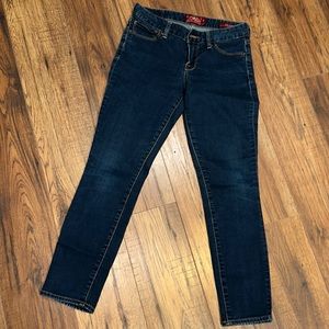 Size 2 / 26 Lucky Brand Layla Capri Jeans